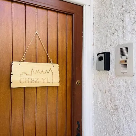 Chez-yu Au Pied De La Cite Villa