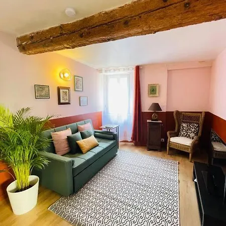 Chez-yu Au Pied De La Cite * قرقشونه