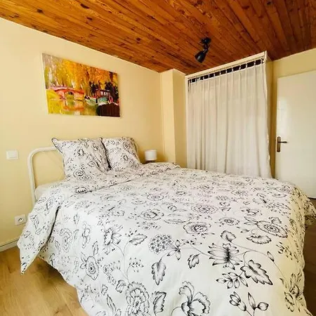 Chez-yu Au Pied De La Cite Villa *