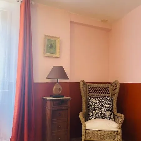 Chez-yu Au Pied De La Cite Βίλα