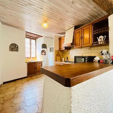 Chez-yu Au Pied De La Cite Villa *